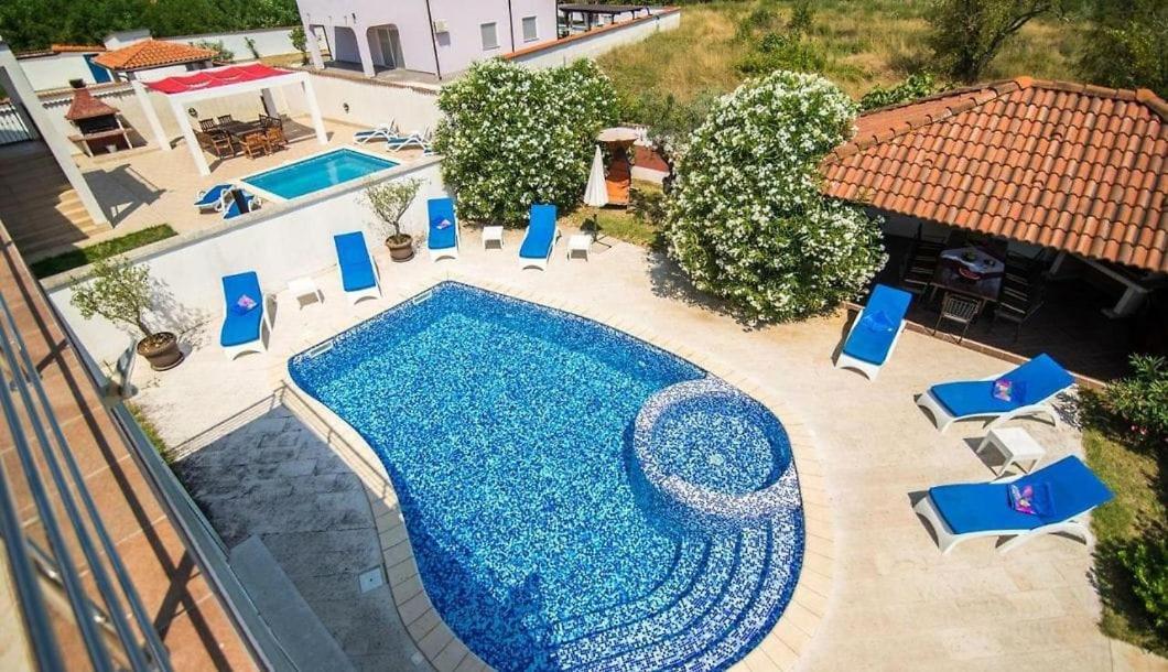 Villa Filip - Private Pool & Gym PUY Eksteriør bilde