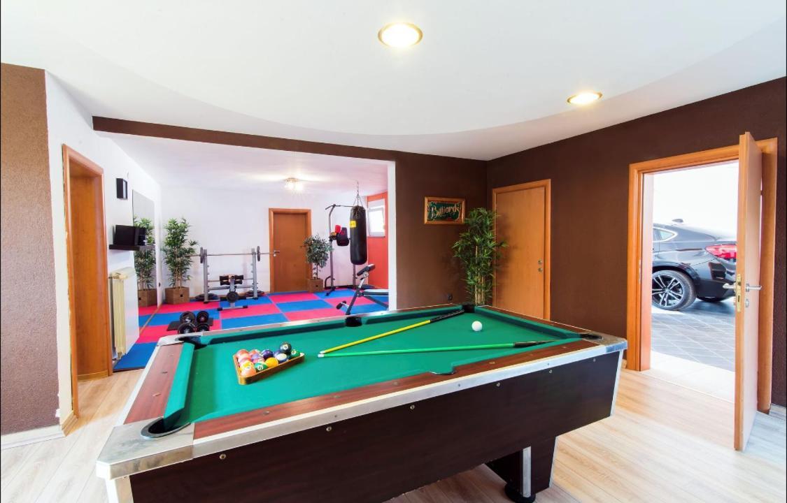 Villa Filip - Private Pool & Gym PUY Eksteriør bilde