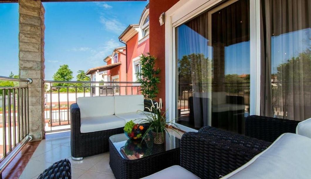 Villa Filip - Private Pool & Gym PUY Eksteriør bilde