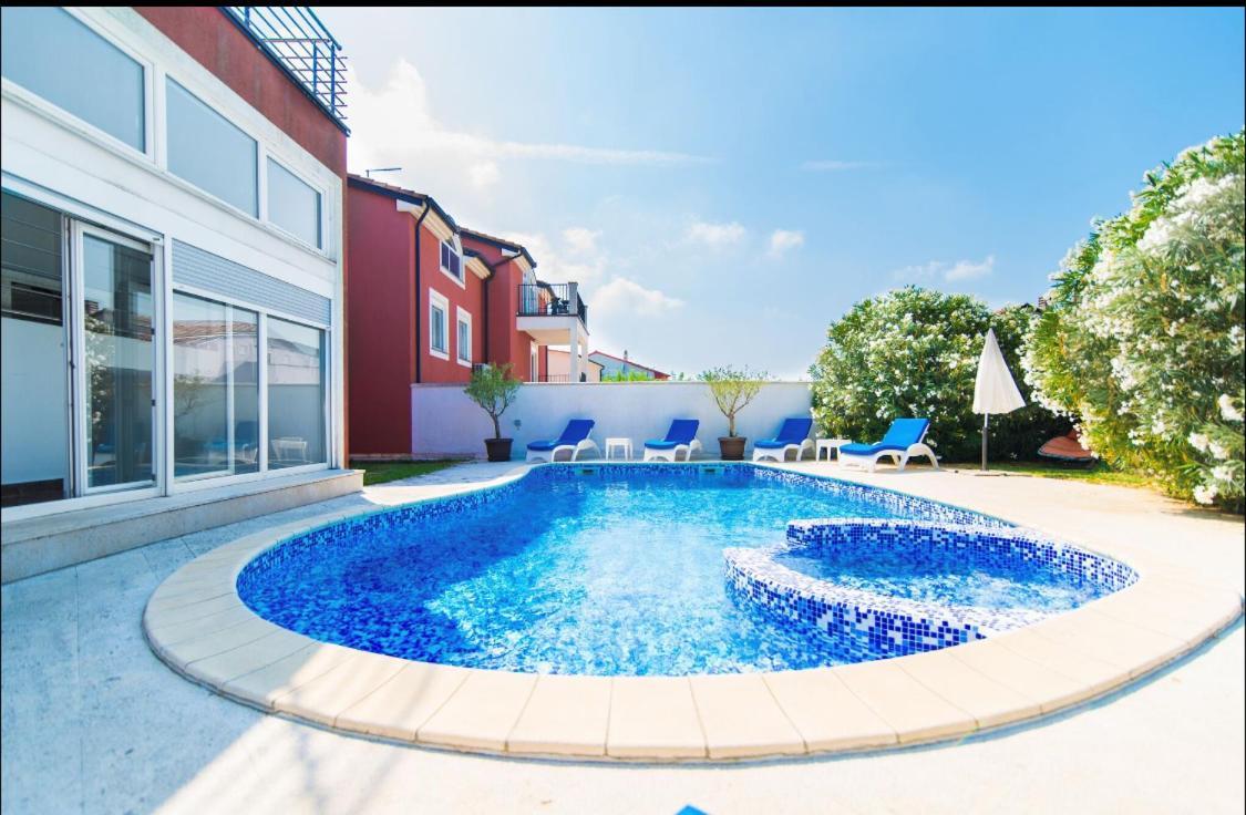 Villa Filip - Private Pool & Gym PUY Eksteriør bilde