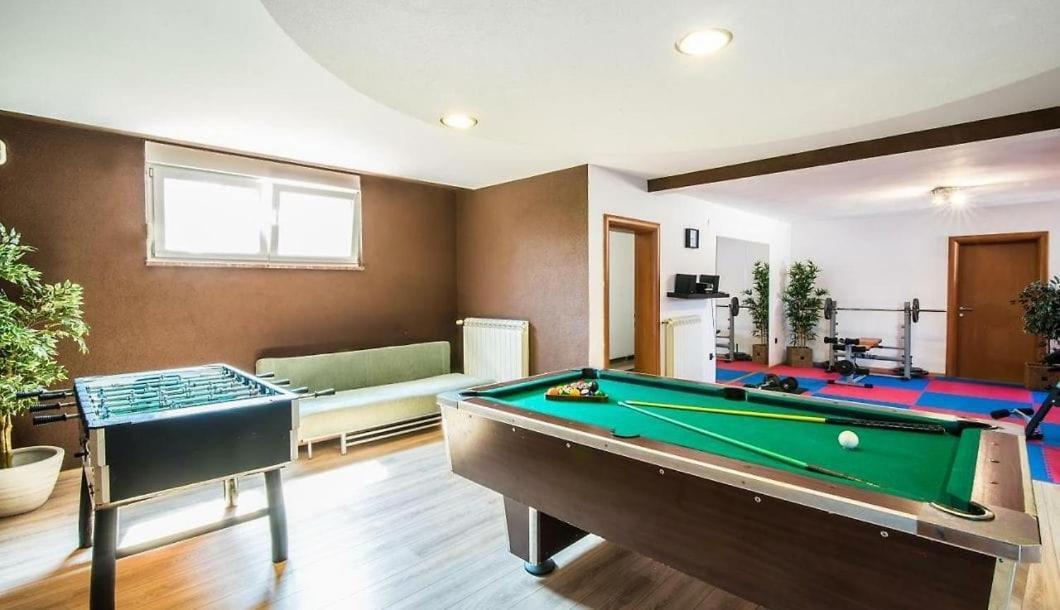 Villa Filip - Private Pool & Gym PUY Eksteriør bilde